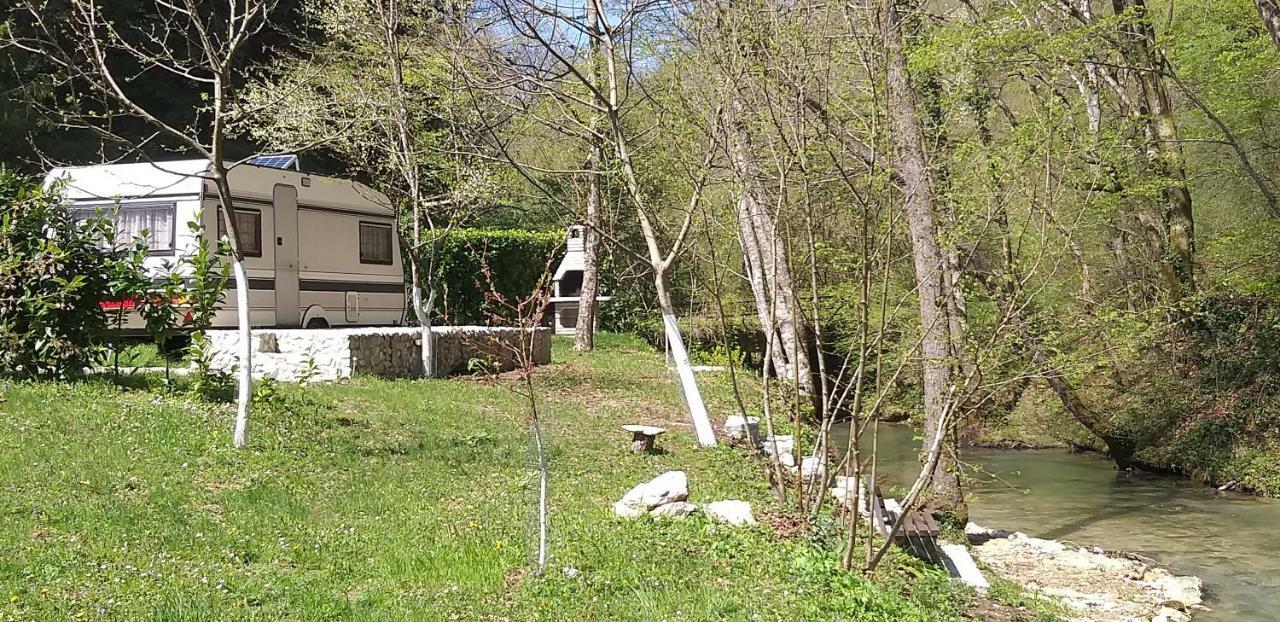 Mobile Home Slapnica U Parku Prirode Zumberak Krasic エクステリア 写真